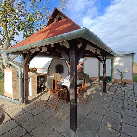 Vitez - Detached House With Yard And Sauna Siófok